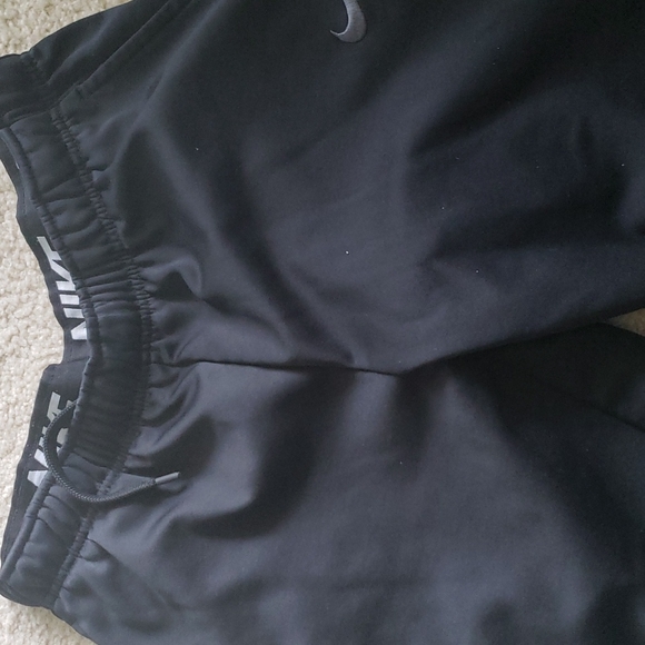 Nike Athletic Black Pants Size Large - Picture 1 of 2